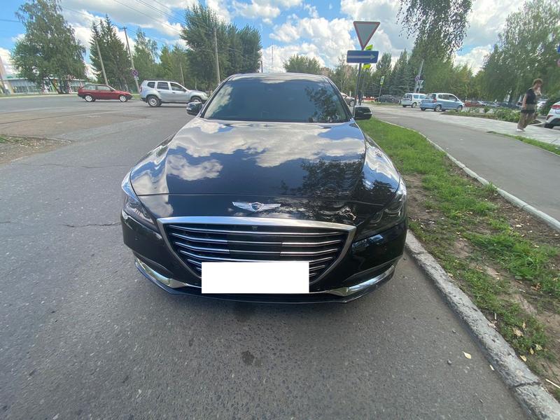 В Нижнекамске случилась авария из-за нарушения ПДД водителем и велосипедистом