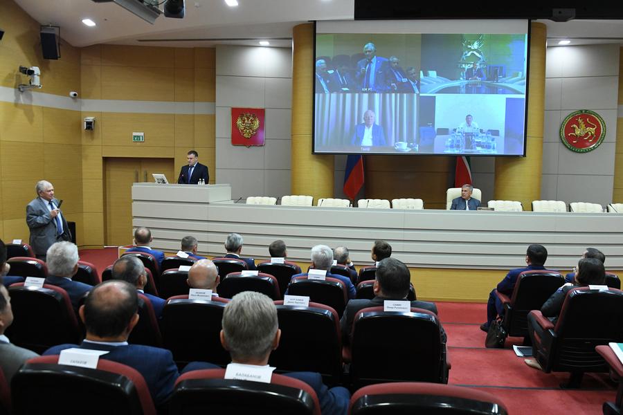 Экологичное производство бензина и недостающие клеи: что предложили нефтехимической отрасли Татарстана