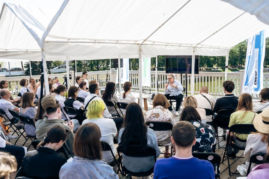 Центр современной культуры «Смена» при поддержке СИБУРа впервые проведет Летний книжный фестиваль в Нижнекамске Центр современной культуры «Смена» при поддержке СИБУРа впервые проведет Летний книжный фестиваль в Нижнекамске