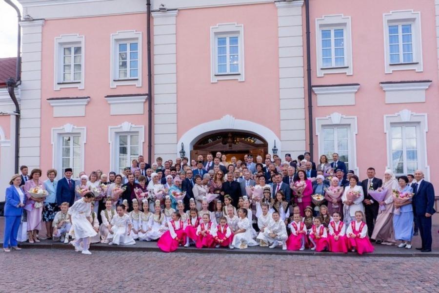 В Казанском Кремле чествовали 47 семей республики