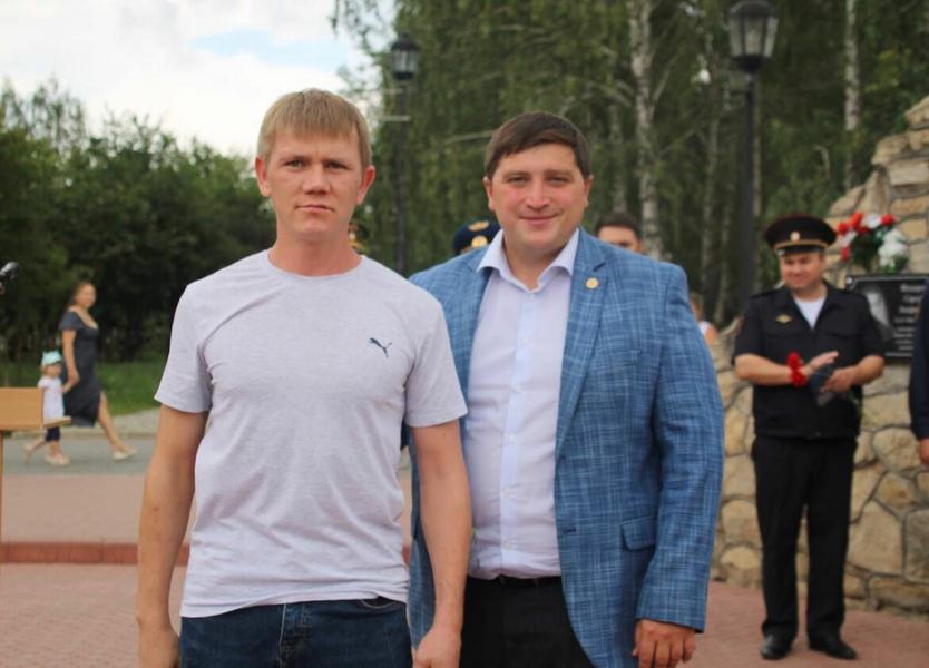 Контрактники из Менделеевска получила удостоверения ветерана боевых действий