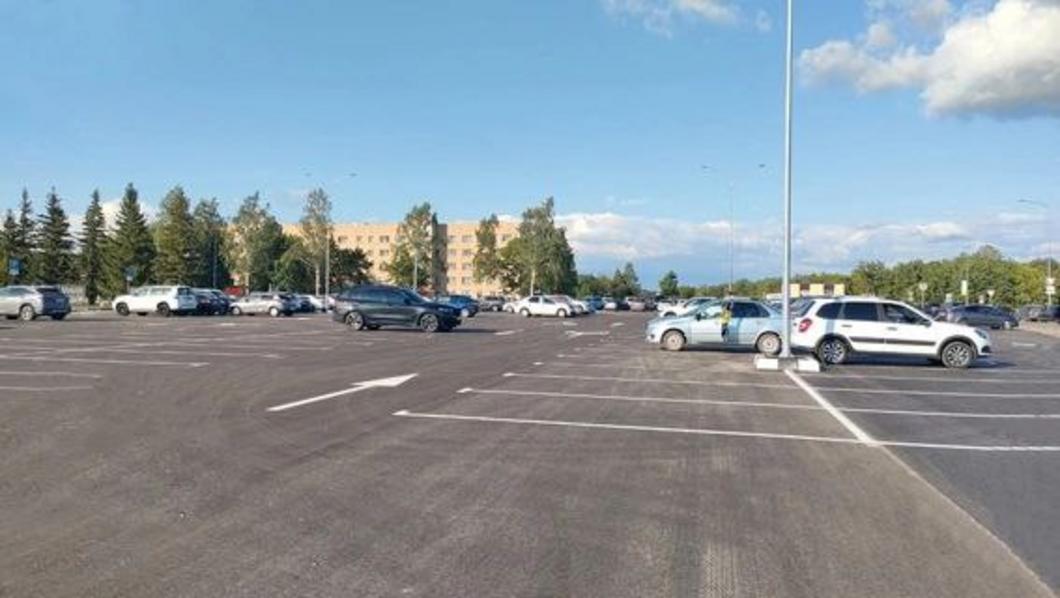 В Бегишево открыли новую парковку на 410 машиномест В Бегишево открыли новую парковку на 410 машиномест