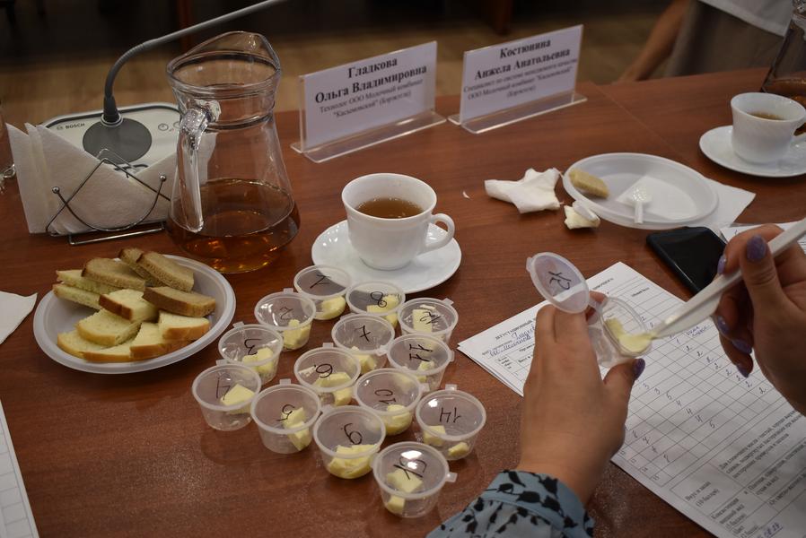 «Есть моменты, когда содержимое не соответствует надписи на этикетках»: Как подделывают сливочное масло в Татарстане?