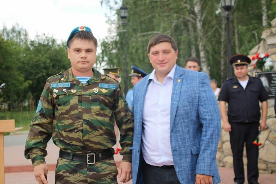 Контрактники из Менделеевска получила удостоверения ветерана боевых действий