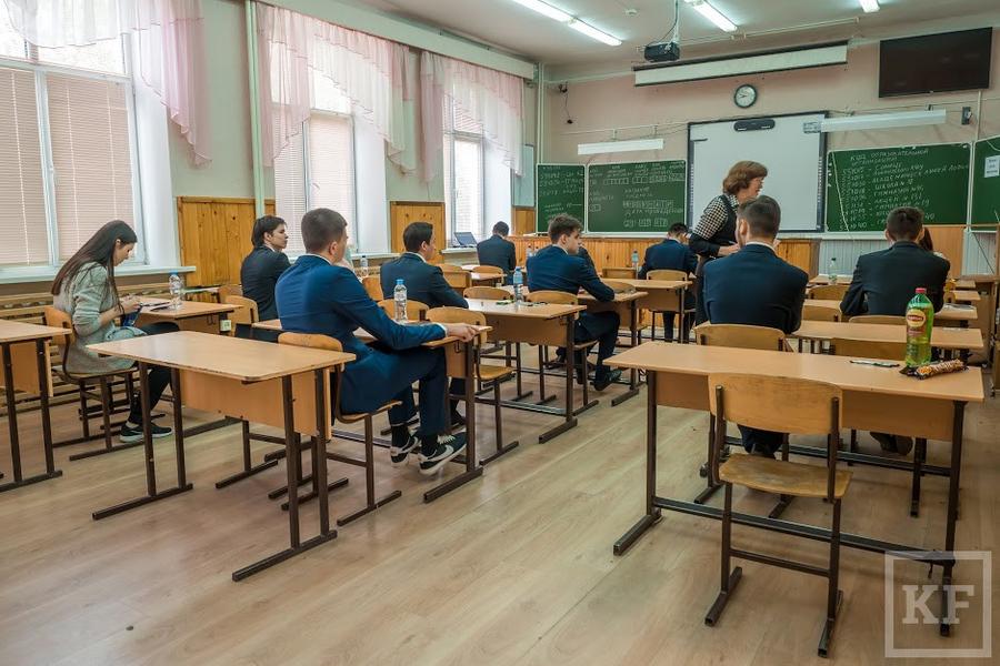 Врачи и ученые требуют вернуть в школы парты Столыпина