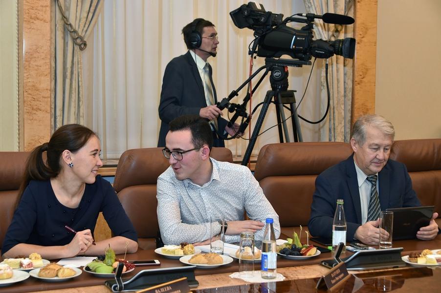 Коллективный Дудь: президент Татарстана встретился с журналистами