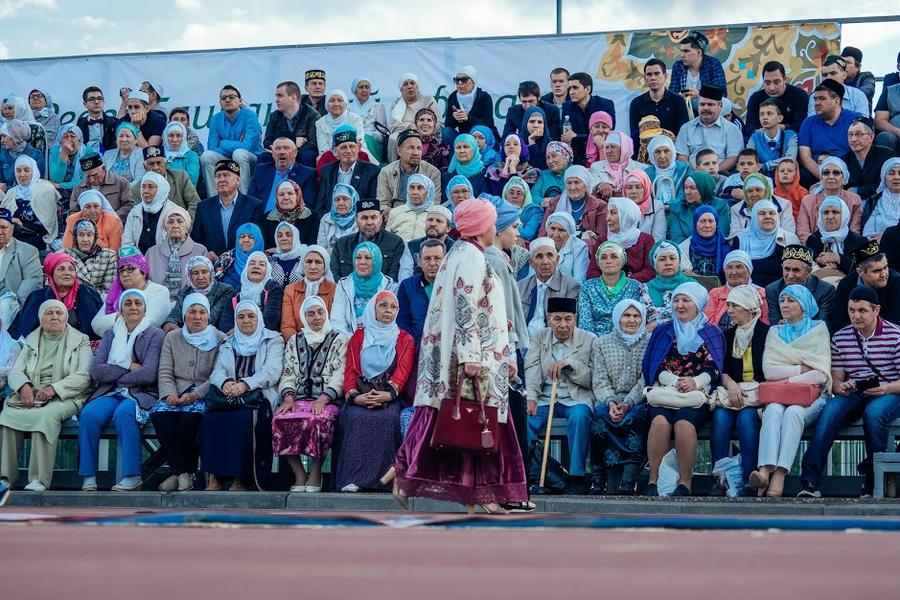 «Сейчас все татары втянуты в поиск идей о том, как жить дальше»