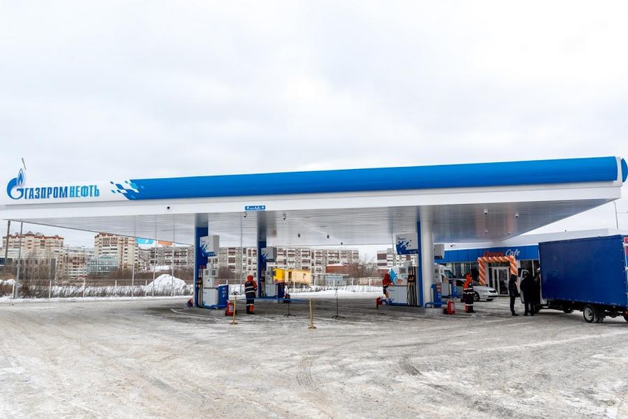 Порадуй машину! В Казани открылась первая полноформатная заправка сети «Газпромнефть»