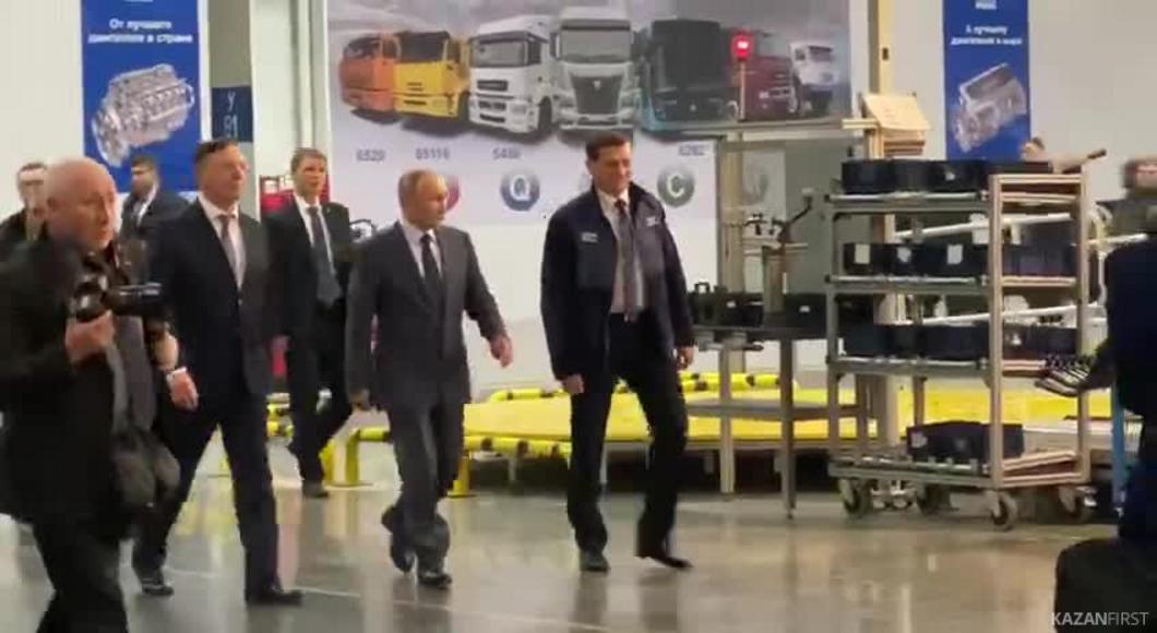 Путин на КАМАЗе: Приятно, что локализация вашего нового двигателя 83 процента