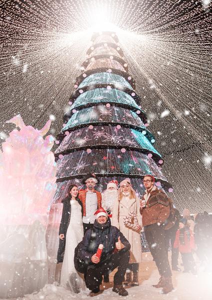 Известные блогеры восхитились красотой новогоднего оформления Казани