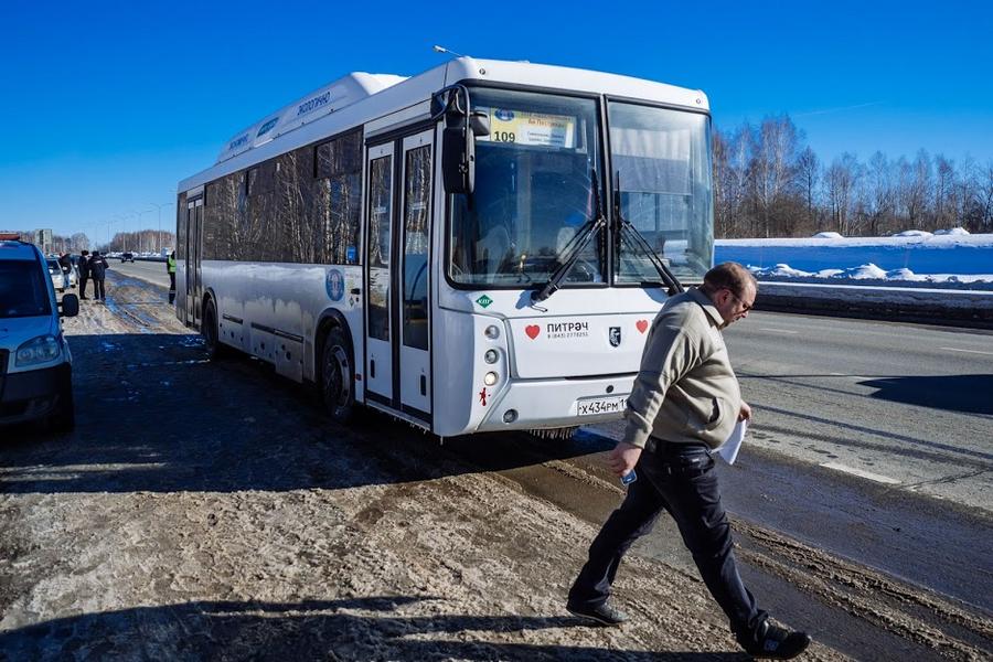 Автобусы горят, трамваи сходят с рельсов, а казанские перевозчики жалуются на нехватку денег. Им правда сложно работать?