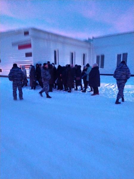 В Набережных Челнах загорелась швейная фабрика