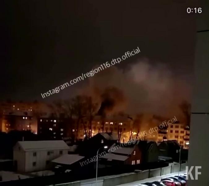 «Кричат и просят о помощи»: в Казани на Белинского горит квартира