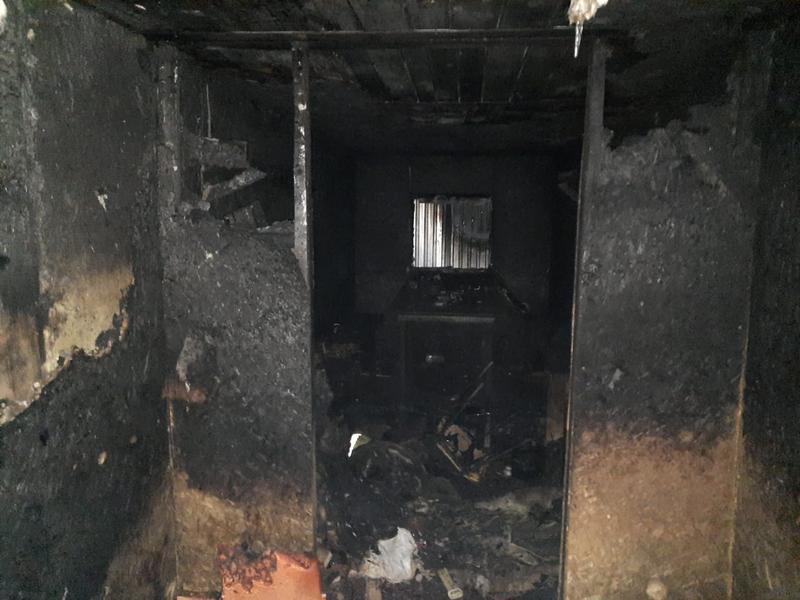 Два вагона-бытовки сгорели в Нижнекамском районе Два вагона-бытовки сгорели в Нижнекамском районе