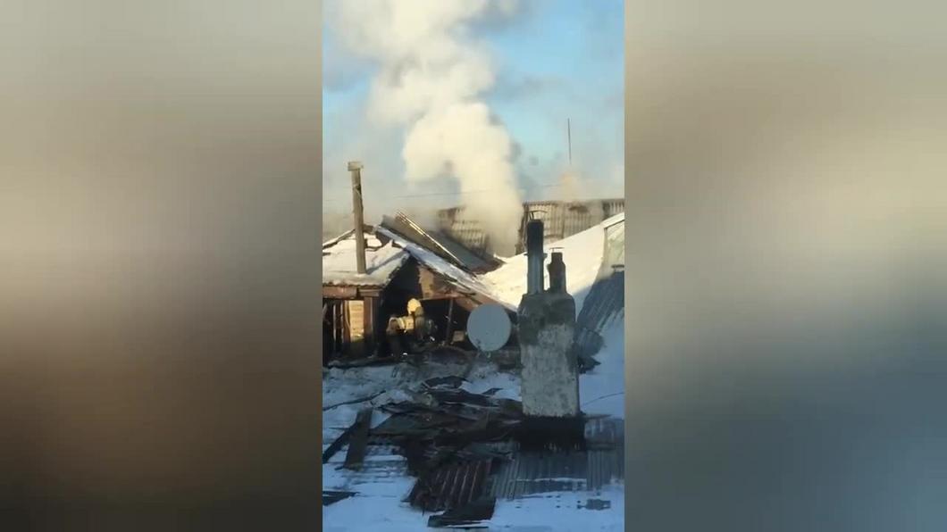 В Советском районе Казани из горящего дома спаслись девять человек, пятеро из них - дети