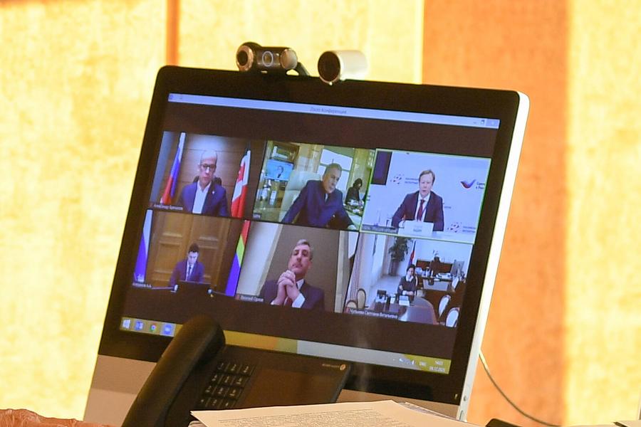 Рустам Минниханов: Половина объемов татарстанской продукции идет на экспорт