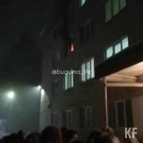 Из-за вспыхнувшего светильника эвакуировали жильцов педколледжа Бугульмы