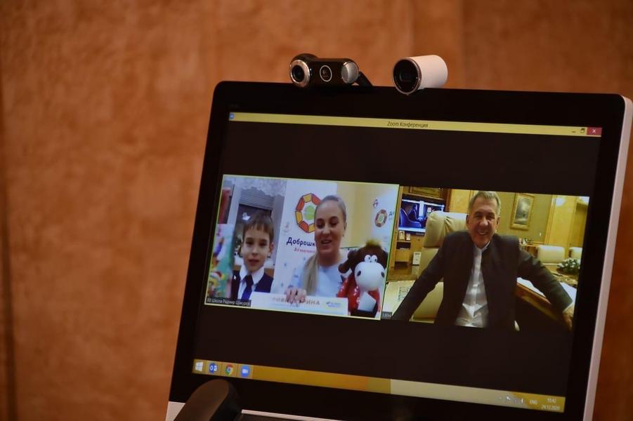 Рустам Минниханов пригласил восьмилетнего мальчика из Челнов в аквапарк