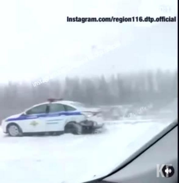 Авария с участием нескольких машин ДПС стала причиной огромной пробки на М-7 в Татарстане