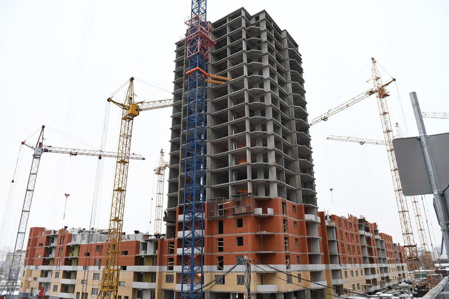 Нигматзянов проинспектировал строительство «фоновского» ЖК «МЧС» в Казани