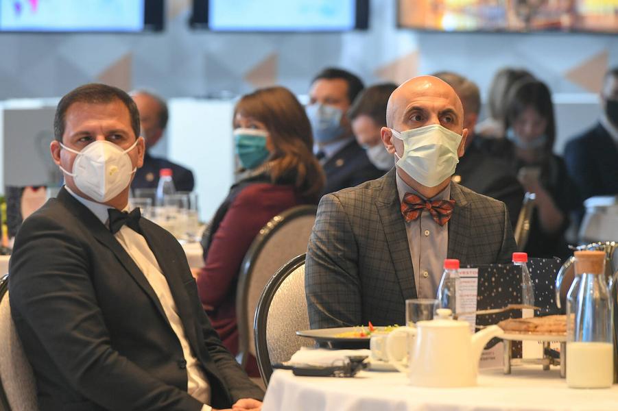 Минниханов: Несмотря на все сложности, мы продолжим поддерживать наших инвесторов и бизнес