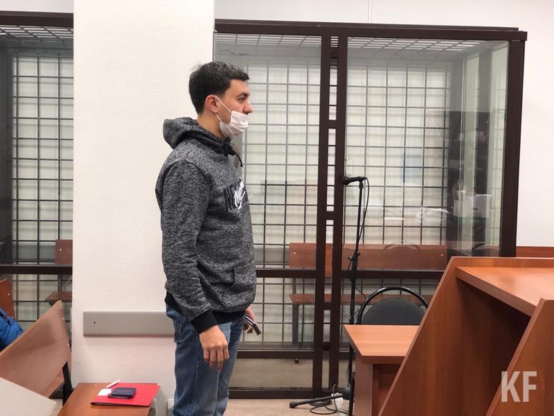 Казанский блогер пришел на судебный процесс об отсутствии маски без маски