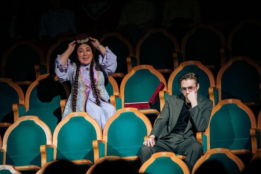 В театре Камала провели спектакль с участием переживающих за судьбу здания зрителей