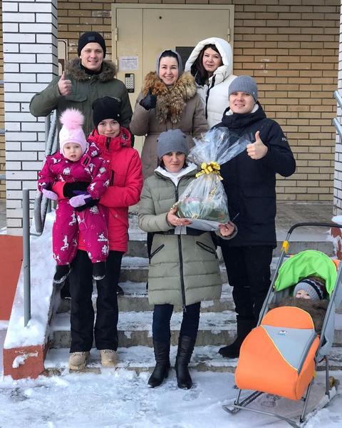 После снегопада нижнекамцы вышли с лопатами во дворы в помощь коммунальщикам После снегопада нижнекамцы вышли с лопатами во дворы в помощь коммунальщикам