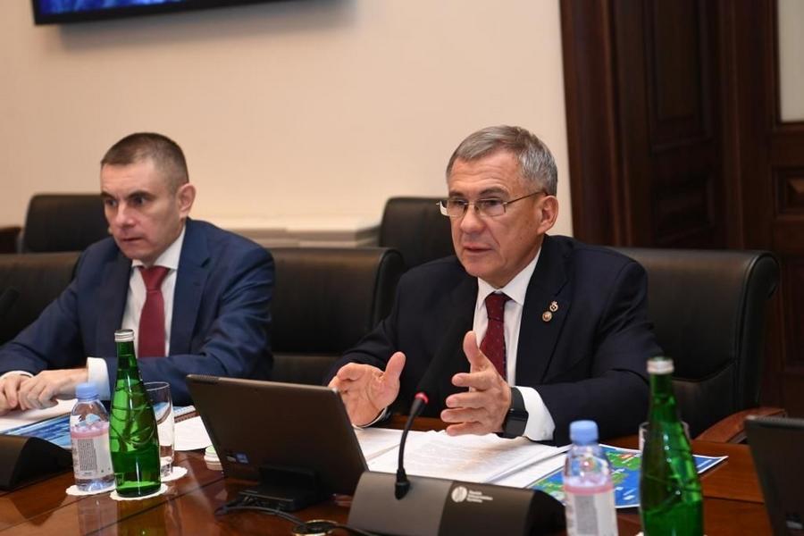 Рустам Минниханов встретился с заместителем председателя правления ПАО «Газпром»