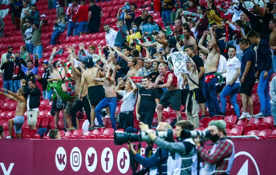 Fan УйДи или сказ о том, как власть имущие разрушили российский спорт. Почему паспорт болельщика это зло?