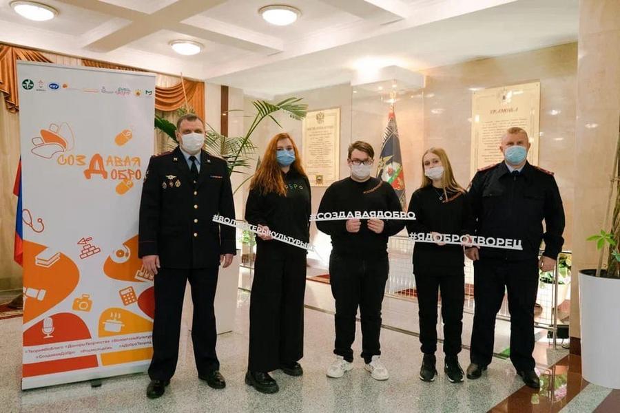 Школьники из Казани юна один день перевоплотились в настоящих полицейских Школьники из Казани юна один день перевоплотились в настоящих полицейских