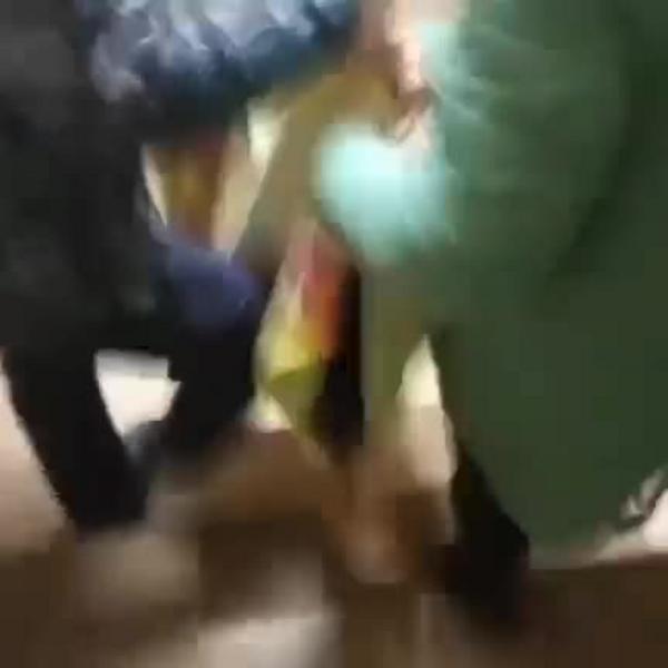 Волонтеры из Казани спасли угодившую под поезд собаку
