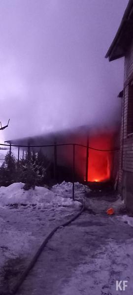 Постройки в Нижнекамском районе сгорели из-за замыкания электропроводки