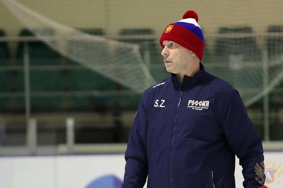 Ни одного игрока из Северной Америки, без фаворита драфта НХЛ 2022 и с десятью хоккеистами СКА. Состав молодёжной сборной России, о котором лучше молчать