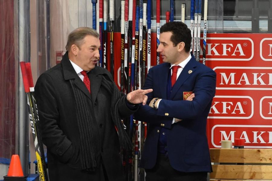 Ни одного игрока из Северной Америки, без фаворита драфта НХЛ 2022 и с десятью хоккеистами СКА. Состав молодёжной сборной России, о котором лучше молчать