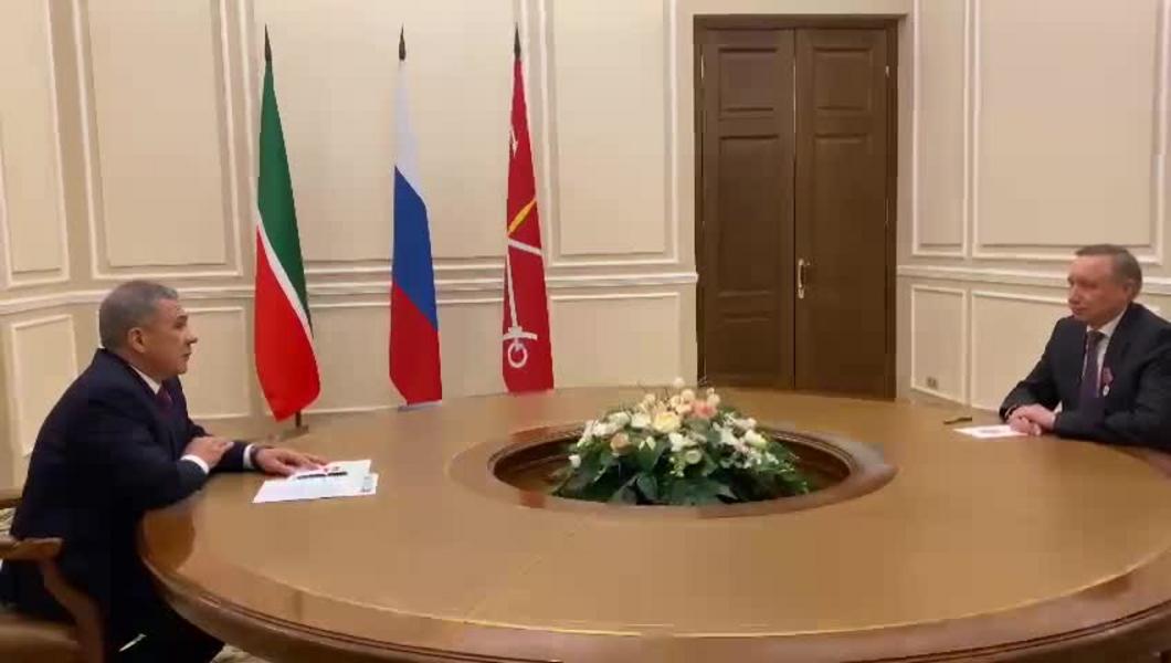Рустам Минниханов и губернатор Санкт-Петербурга обсудили сотрудничество с КАМАЗом