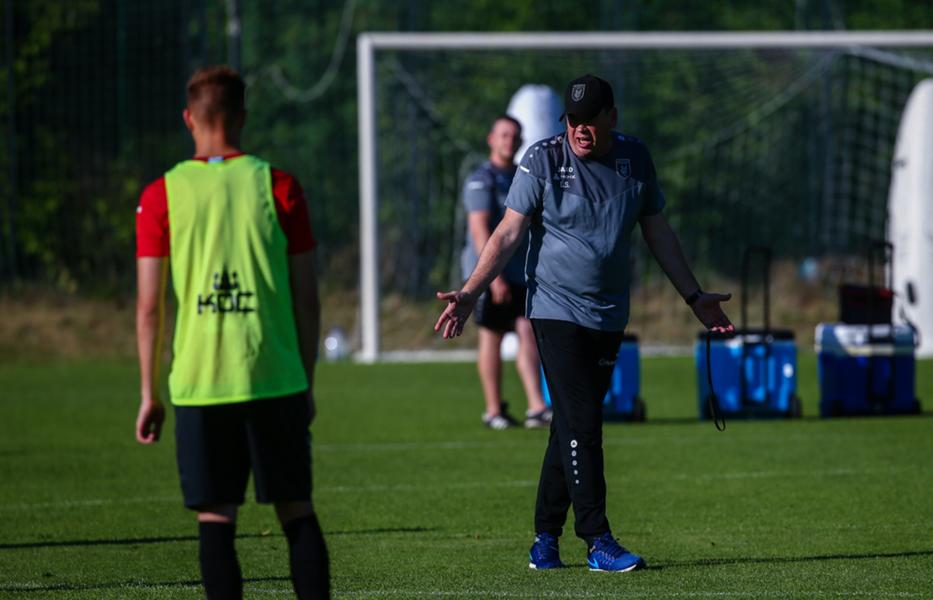 Леонид Слуцкий рассказал о зарплатах тренеров, BLM, Зареме Салиховой и о российском футболе