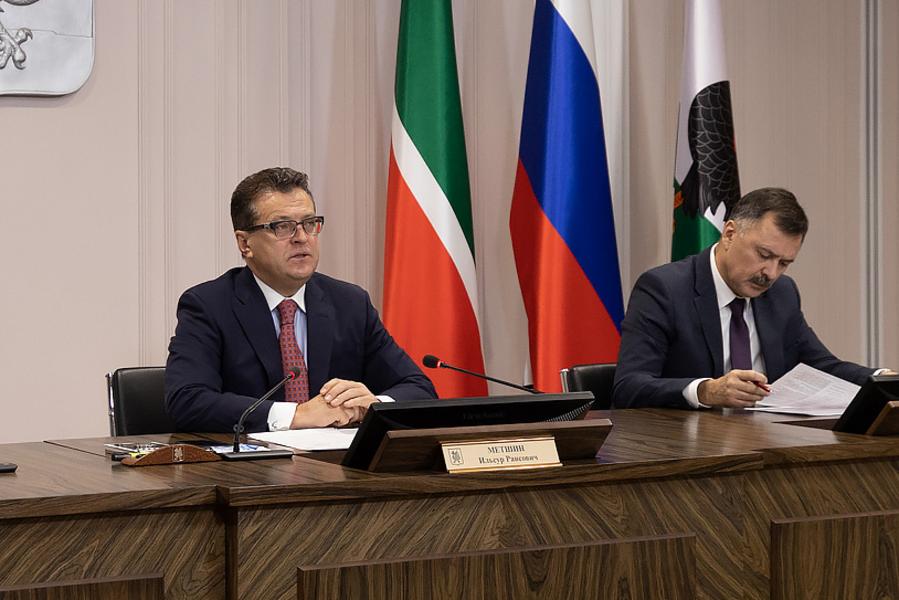 170 мероприятий, круглосуточная уборка снега и 300 сотрудников полиции: как в Казани пройдут новогодние праздники