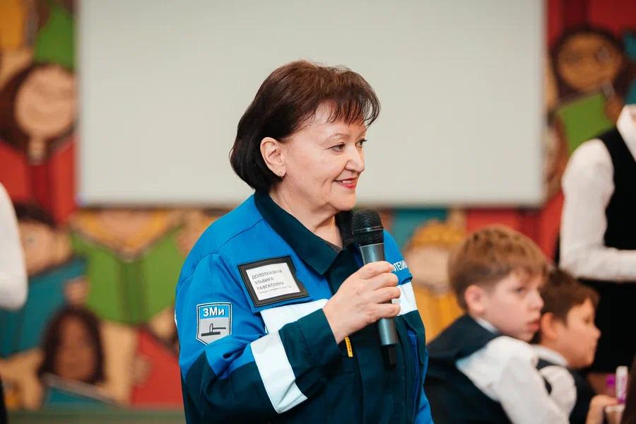 Ученики нижнекамской художественной школы создали бумажный макет «Нижнекамскнефтехима» на грант СИБУРа