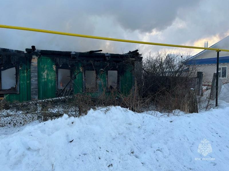 Женщина получила ожоги лица во время горения дома в Татарстане