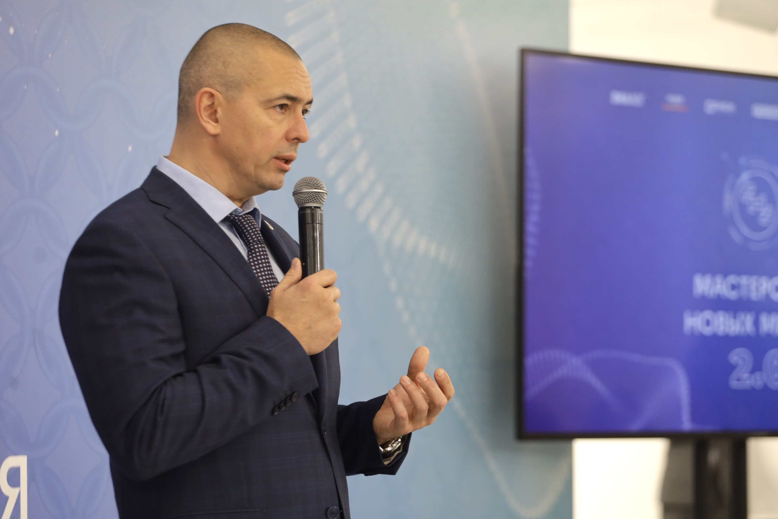 «Медиа должны перестать быть зеркалом»: В Казани тренируют армию спецов, которые перевернут инфопространство