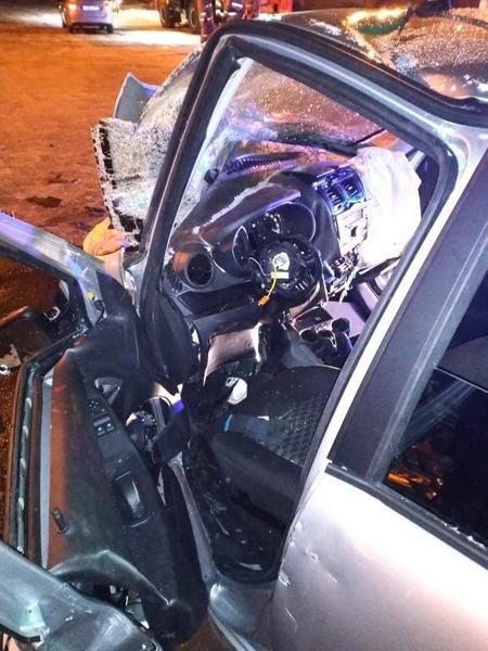 В больнице после жуткого ДТП на нижнекамской промзоне скончался парень