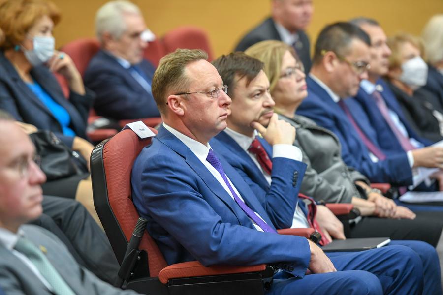 «В футбол играть не надо!»: Минниханов разобрался, что мешает инвестиционному развитию Татарстана