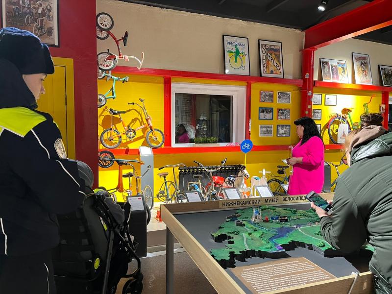 Нижнекамские автоинспекторы исполнили мечту парня с ограниченными возможностями здоровья