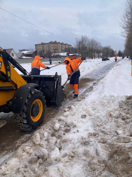 Казанцам рассказали, как в городе борются гололедицей