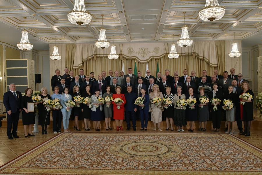 Минниханов удостоил госнаградами героев России