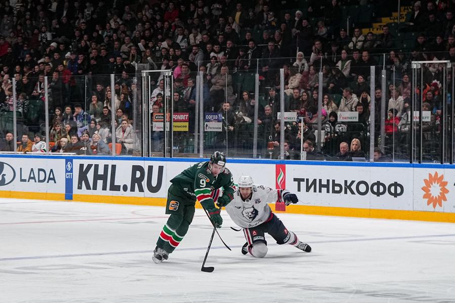 Схватка соседей: «Ак Барс» раскатал «Нефтехимик» Схватка соседей: «Ак Барс» раскатал «Нефтехимик»