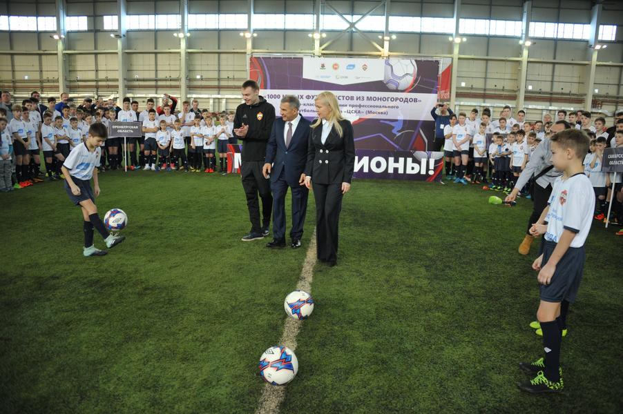 Минниханов открыл в Казани футбольные мастер-классы для учащихся спортшкол