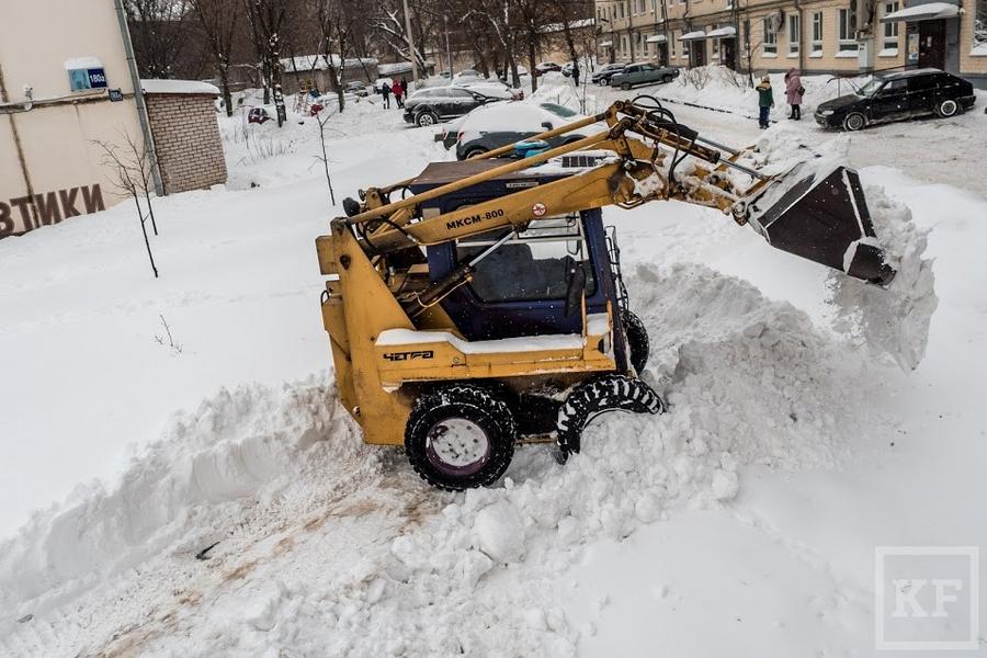 «В снегопад каждые три-четыре часа дворник должен убирать тротуары»
