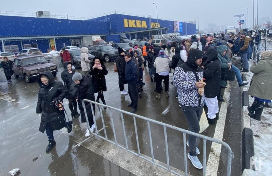 В Казани в ТЦ Мега загорелась детская площадка, эвакуированы 1200 человек